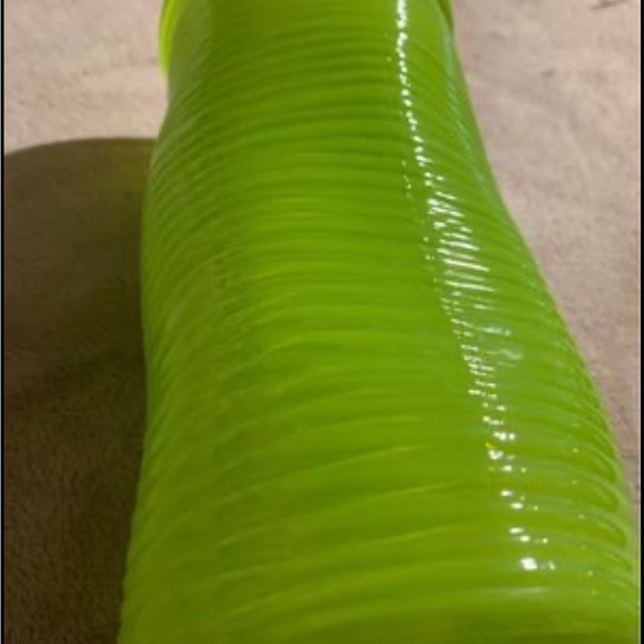 Vase Beautiful Line green vase - Picture 2 of 5